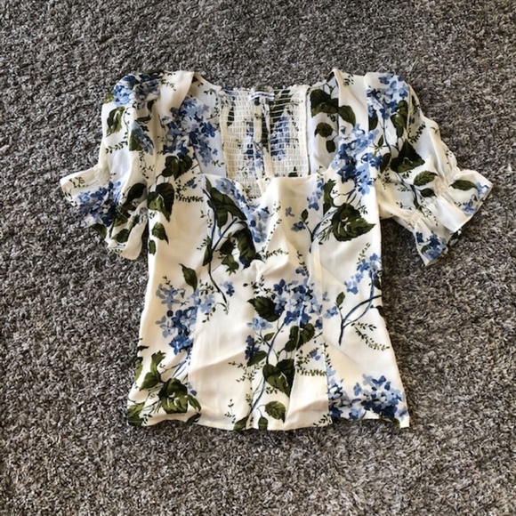 ✨SALE✨ Reformation Constance Top - Lucca - Picture 3 of 7